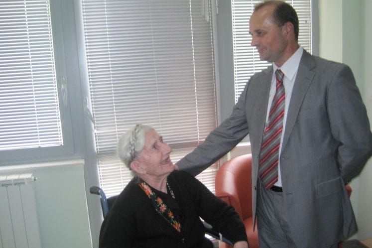 S A O P Š T E NJ E: Povodom Međunarodnog dana starih ministar rada i socijalnog staranja dr Suad Numanović posjetio JU Dom starih „Grabovac“ u Risnu