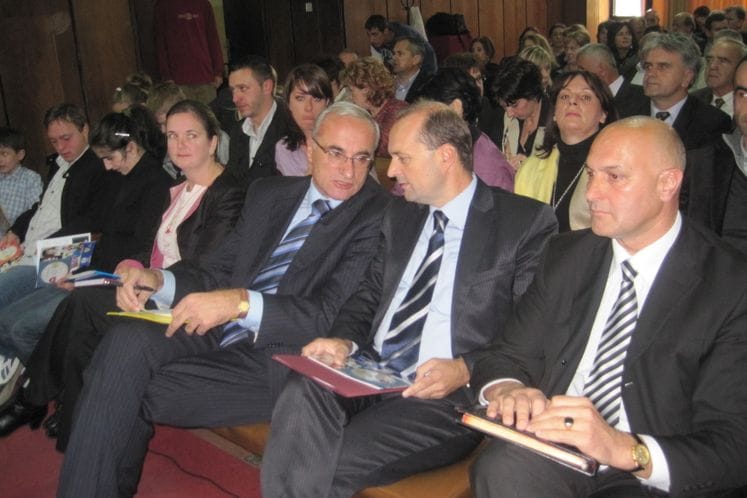 S A O P Š T E NJ E Ministar rada i socijalnog staranja dr Suad Numanović učestvovao na specijalnoj sjednici Skupštine opštine Bijelo Polje u okviru kampanje “Govorimo o mogućnostima” o inkluziji djece sa smetnjama u razvoju