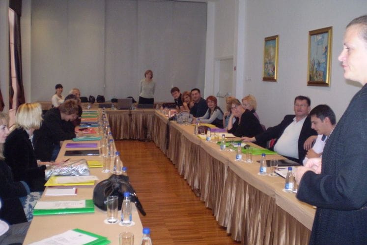 Ministarstvo za ljudska i manjinska prava organizovalo dvodnevni seminar za nastavnike/ce građanskog vaspitanja