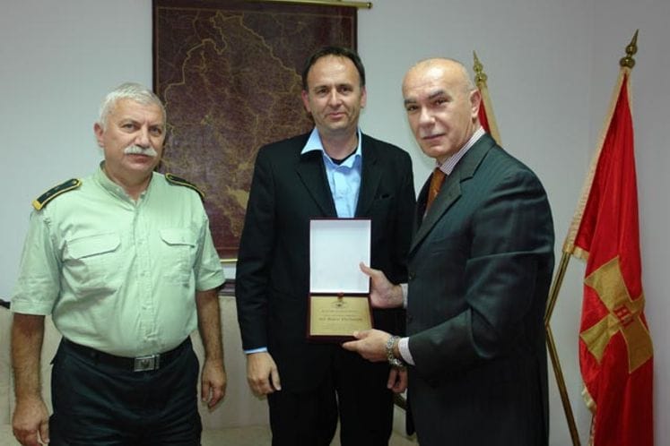 Ministru Vučiniću uručena plaketa za doprinos razvoju kajakaškog sporta u Crnoj Gori