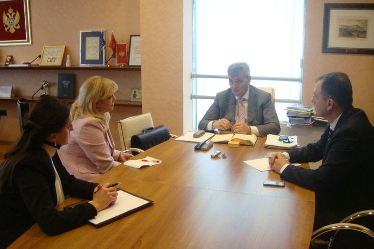 Ministar Radunović i direktor Fonda za zdravstveno osiguranje dr Kenan Hrapović razgovarali sa predsjednicom Sindikata zdravstva i socijalne zaštite dr Ljiljanom Krivokapić