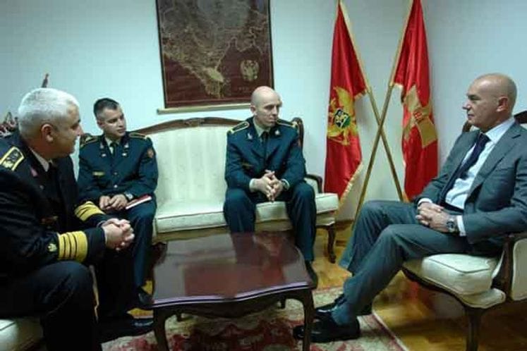 Ministar odbrane Boro Vučinić primio poručnika korvete Gorana Đurkovića i starijeg vodnika I klase Dragana Đorđevića, nakon povratka iz pomorske operacije NAVFOR „ATALANTA“