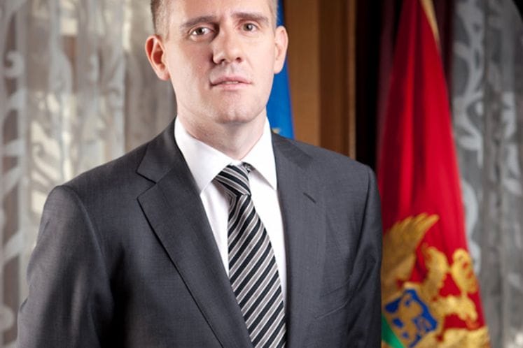 Predsjednik Vlade, Igor Lukšić, održao riječ datu u emisiji “Načisto”, od 16. oktobra 2008. godine i prvi intervju dao TV Vijesti