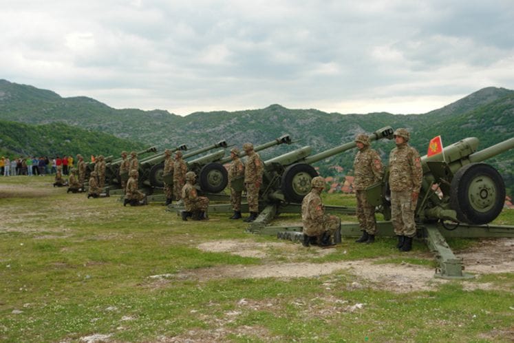 Počasna paljba povodom 21. maja - Dana nezavisnosti