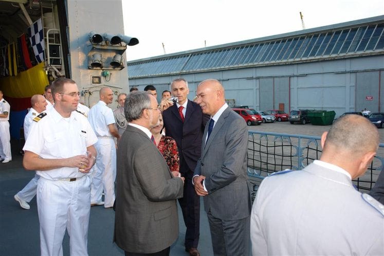 Ministar odbrane Boro Vučinić razgovarao je sa državnim sekretarom Ministarstva odbrane SR Njemačke Tomasom Kosendejem na fregati „Emden“