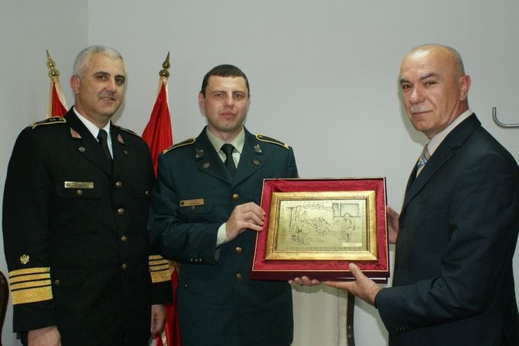 Ministar odbrane Boro Vučinić primio majora Dejana Stankovića povodom njegovog odlaska u misiju UNMIL u Liberiju