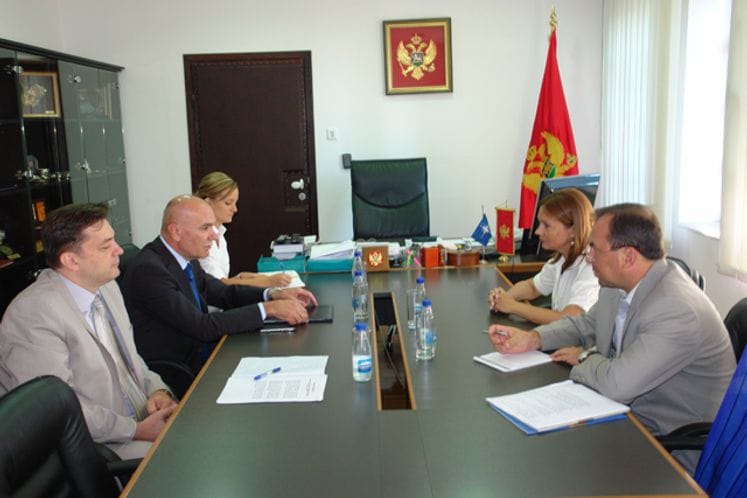 Ministar odbrane Boro Vučinić prmio je ambasadorku Ukrajine Oksanu Sljusarenko