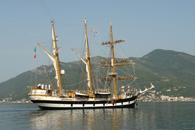 Jedrenjak Ratne Mornarice Italije "Palinuro" isplovio iz luke Tivat