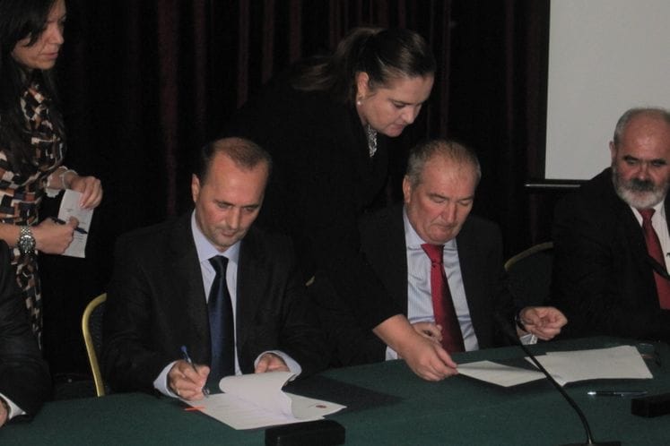 Potpisivanje Memoranduma o razumijavanju i saradnji Socijalnog savjeta Crne Gore sa Socijalno ekonomskim savetom Republike Srbije.