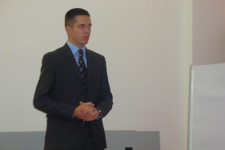 Izlaganje Juraja Ivankovića, rukovodioca u Središnjoj agenciji za financiranje i ugovaranje (SAFU) u Hrvatskoj, prilikom otvaranja trodnevnog seminara o pravilima javnih nabavki za ugovore o isporuci roba i ugovore o izvođenju radova