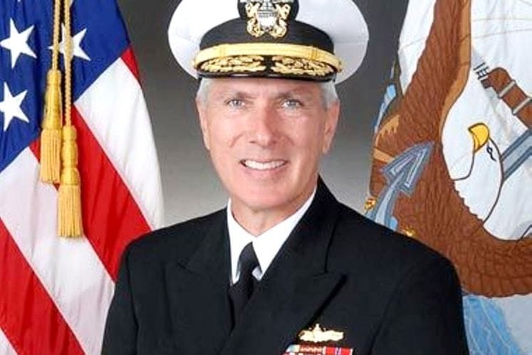 Komandant Komande združenih snaga NATO u Napulju i admiral Američke mornarice Samjuel Loklir