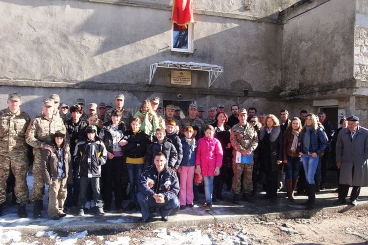 Pripadnici III crnogorskog kontingenta uručili donaciju Osnovnoj školi "Šunjo Pešikan"