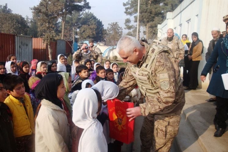 Donacija avganistanskim osnovcima