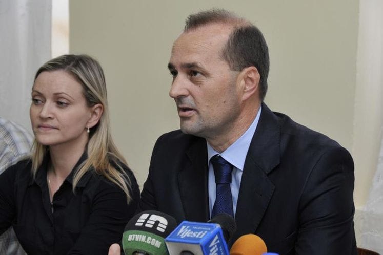 Izlaganje ministra rada i socijalnog staranja dr Suada Numanovića povodom informativne sesije za raseljena lica na kampu Konik I