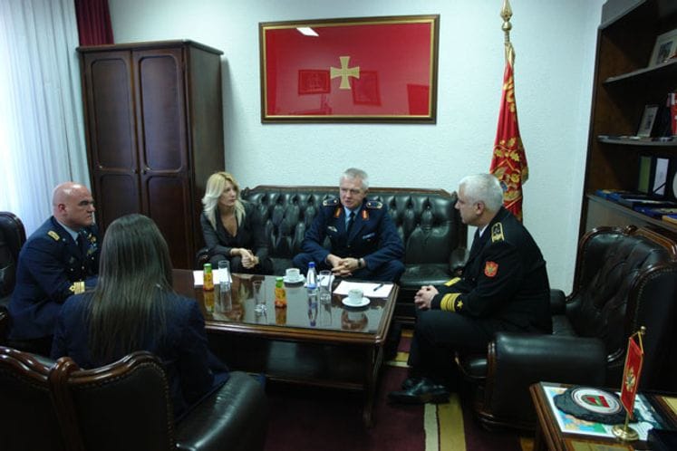 Brigadier General Gerhard Schulz in a farewell visit