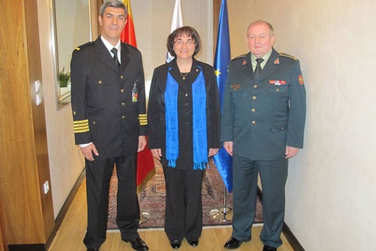 Odlazeći vojni ataše general potpukovnik Jovan Lakčević i novoimenovani vojni ataše u Republici Sloveniji kbb Branislav Keković sastali se sa ministarkom odbrane Republike Slovenije dr Ljubicom Jelušić