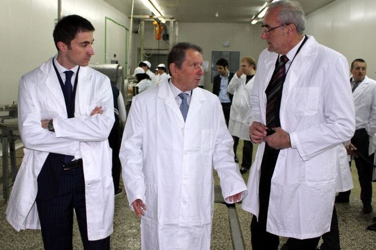 Saopštenje: Ministar poljoprivrede i ruralnog razvoja Tarzan Milošević i gradonačelnik Prijestonice Cetinje Aleksandar Bogdanović posjetili preduzeće za preradu i konzerviranje ribe „Ribarstvo“