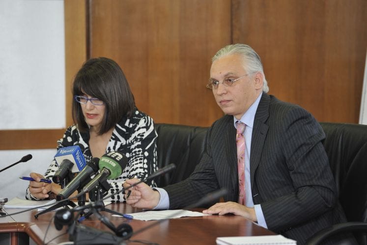 Izlaganje šefa kancelarije Svjetske banke u Crnoj Gori, Jan Peter Oltersa, na konferenciji za medije povodom početka jednošalterskog sistema registracije preduzeća