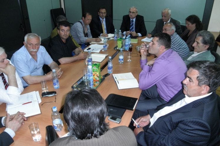 Saopštenje: Ministar poljoprivrede i ruralnog razvoja Tarzan Milošević održao radni sastanak sa predstavnicima Udruženja proizvodjača malina i otkupljivačima istih