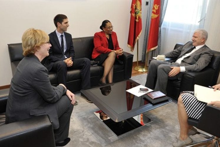Potpredsjednik Vlade i ministar pravde Duško Marković primio danas u svom kabinetu ambasadorku Sjedinjenih Američkih Država u Crnoj Gori Sju Kej-Braun