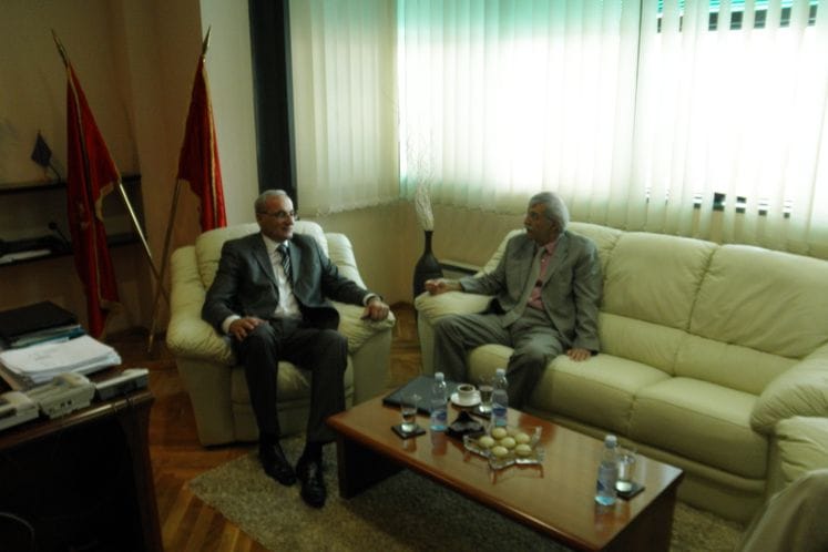 Saopštenje: Ministar poljoprivrede i ruralnog razvoja Tarzan Milošević primio je ambasadora Republike Grčke, g-dina Manolisa Papadogiorgakisa