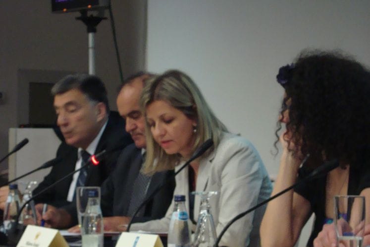 Izlaganje pomoćnika ministra finansija za poreski i carinski sistem, Biljane Šćekić, na konferenciji za medije povodom predstavljanja projekta "Jačanje mehanizama javnih finansija na lokalnom nivou u Crnoj Gori"