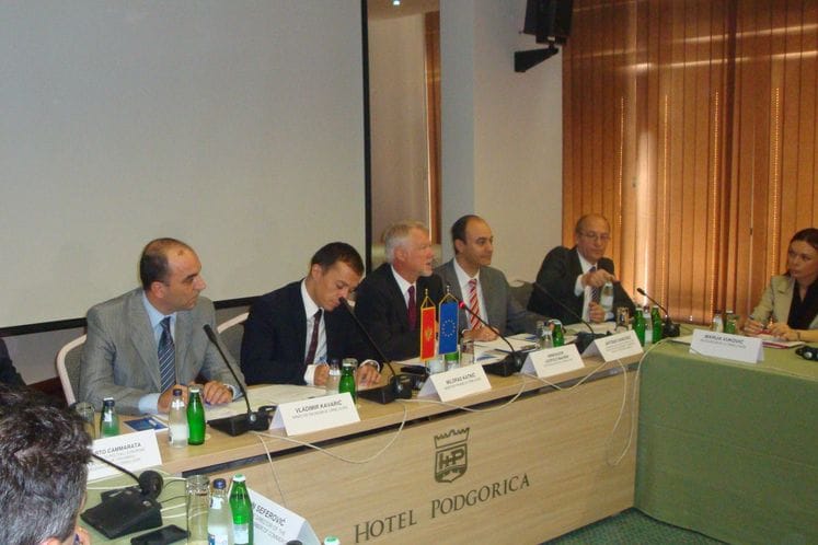 Izlaganje Leopolda Maurera, šefa delegacije Evropske Unije u Crnoj Gori, na okruglom stolu "Razgovori sa ambasadorom EU"