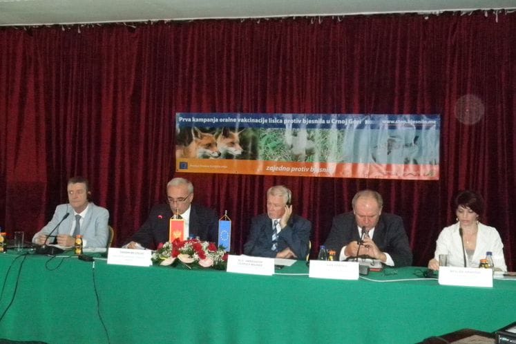 Saopštenje: Održana konferencija za novinare povodom početka prve kampanje oralne vakcinacije divljih životinja protiv bjesnila