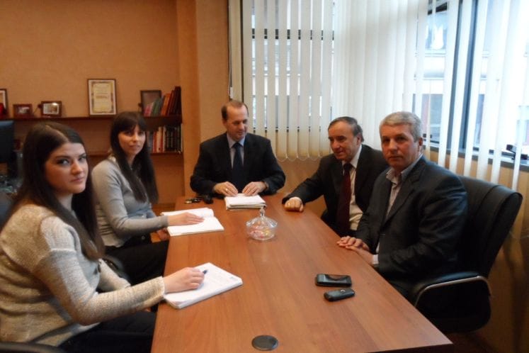 Ministar za ljudska i manjinska prava dr Suad Numanović je danas primio na razgovor predsjednika Savjeta i direktora Agencije za zaštitu ličnih podataka Šefka Crnovršanina i Bojana Obrenovića