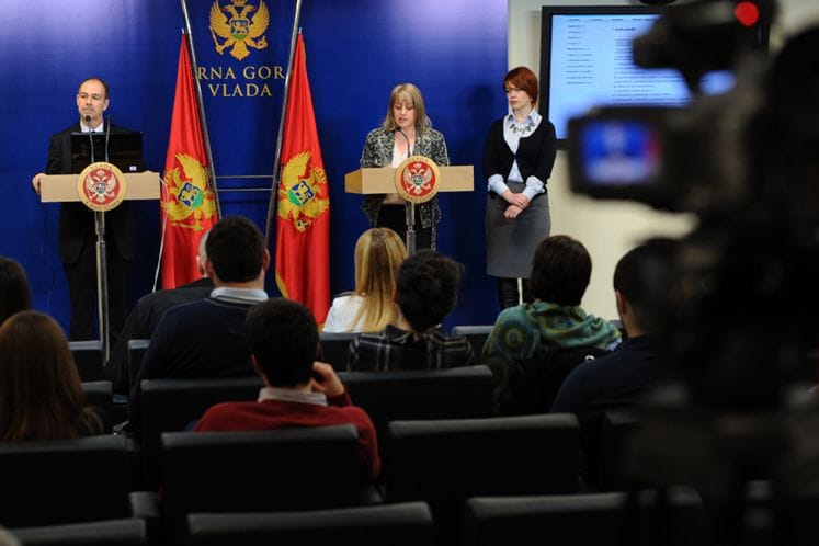 Izlaganje Marka Lasmana, direktora Programa efikasnog upravljanja u Crnoj Gori (East West Management Institute, USAID)