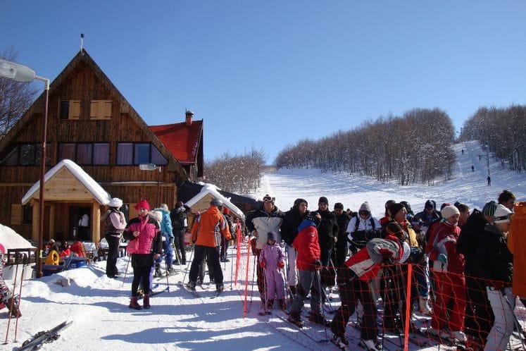 Saopštenje: U ski centrima „Savin Kuk“, „Kolašin 1450“ i „Vučje“ danas boravi oko 2 300 posjetilaca