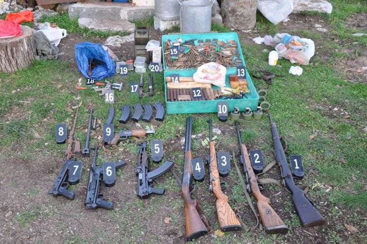 U Nikšiću zaplijenjena veća količina oružja, municije i eksplozivnih materija