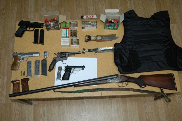 Pronađena i oduzeta veća količina oružja i municije u stanu koji koristi M.P.