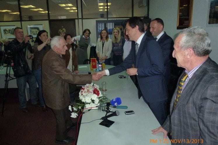 Ministar Predrag Bošković uručio danas ključeve od 10 stanova penzionerima iz Bijelog Polja