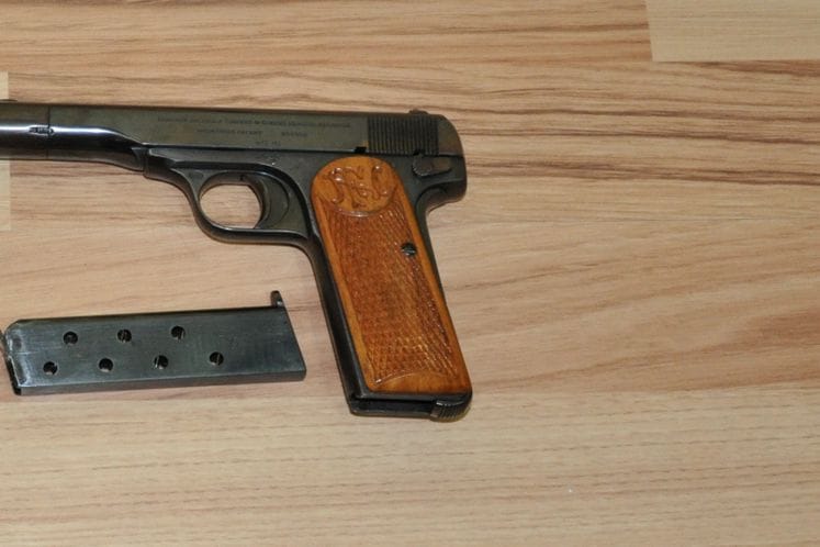 Osumnjičeni za krivično djelo nedozvoljeno držanje oružja i eksplozivnih materija