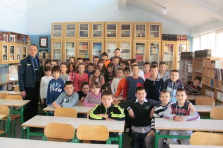 U sklopu akcije „Petarda“ realizovano predavanje osnovcima u Plužinama