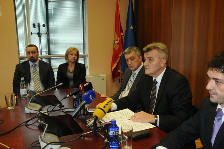 Ministar zdravlja govorio na konferenciji za novinare povodom optužbi Demokratskog fronta