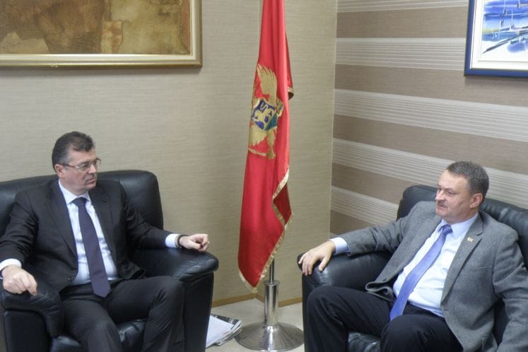 Saopštenje: Čarter linija Bukurešt – Tivat jedan od prioriteta