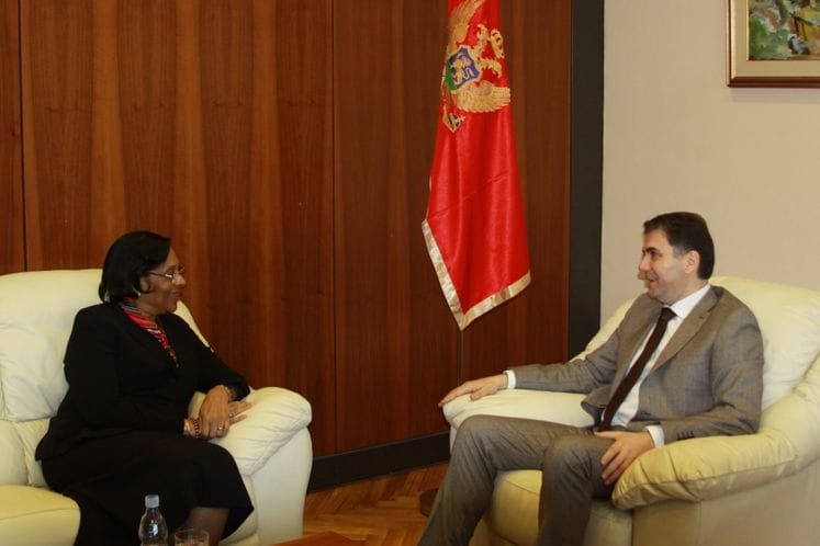 SAOPŠTENJE: Ministar poljoprivrede i ruralnog razvoja prof. dr Petar Ivanović sastao se sa ambasadorkom SAD-a Sue K. Brown i Susan Kozinski Fritz, direktorkom kancelarije Američke agencije za međunarodni razvoj u Crnoj Gori