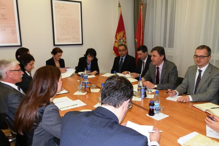 Saopštenje: Održan sastanka predstavnika Ministarstva finansija i DEU