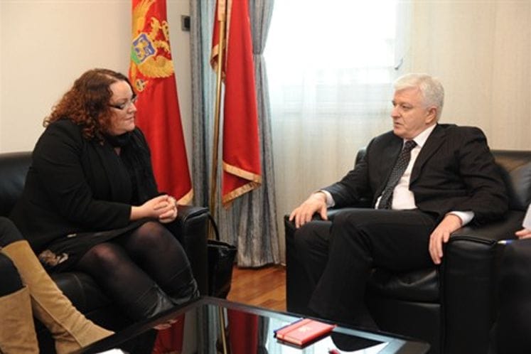 Potpredsjednik Vlade i ministar pravde Duško Marković primio Džuliju Bejtman, šeficu Tima za međunarodne odnose Udruženja advokata Engleske i Velsa