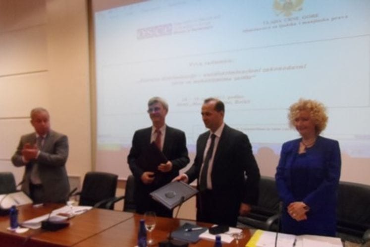 Ministar za ljudska i manjinska prava Dr Suad Numanović otvorio je danas prvi seminar/radionicu za zaposlene u Upravi za inspekcijske poslove