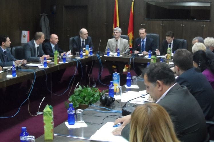 Ministarstvo za ljudska i manjinska prava je organizovalo Okrugli sto na kojem je predstavljen Predlog plana predsjedavanja Crne Gore “Dekadom uključenja Roma 2005-2015”