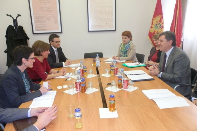 SAOPŠTENJE: Ministarstvo finansija i Američka privredna komora Zajednički rad na harmonizaciji poreskog sistema