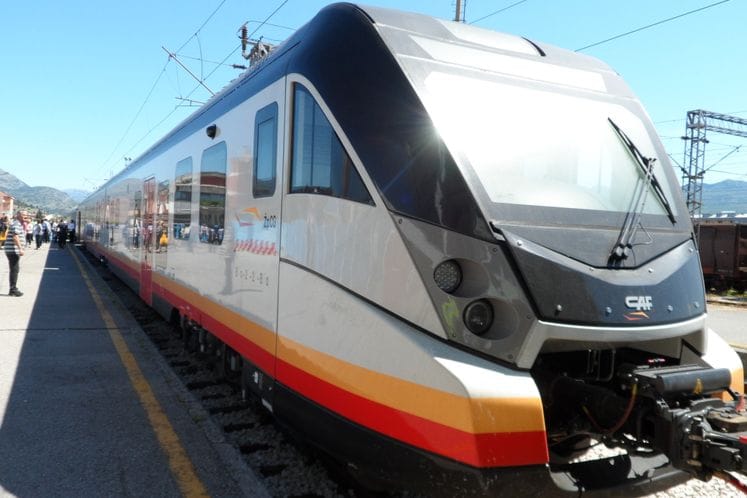 Prvi od tri nova elektromotorna voza stigao u Podgoricu