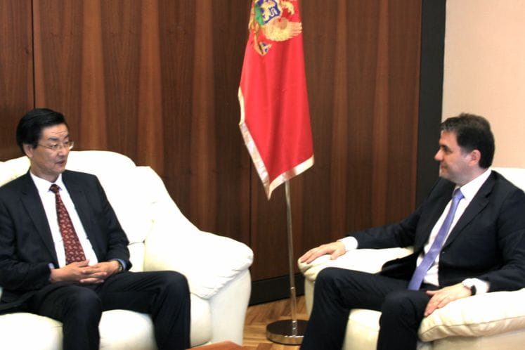 SAOPŠTENJE: Ministar poljoprivrede i ruralnog razvoja prof. dr Petar Ivanović sastao se sa ambasadorom NR Kine Ži Žaolinom