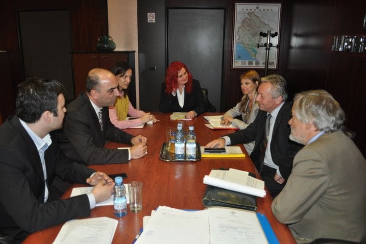 Saopštenje: Ministar ekonomije Vladimir Kavarić primio ministra za ekonomski razvoj Republike Slovenije Stanka Stepišnika