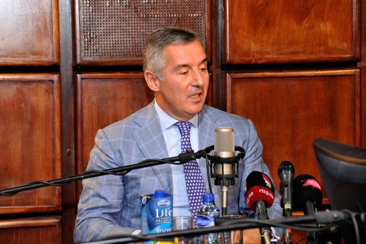 Predsjednik Vlade Milo Đukanović gostovao u emisiji Radija Crne Gore ,,Odgovoran odgovor"