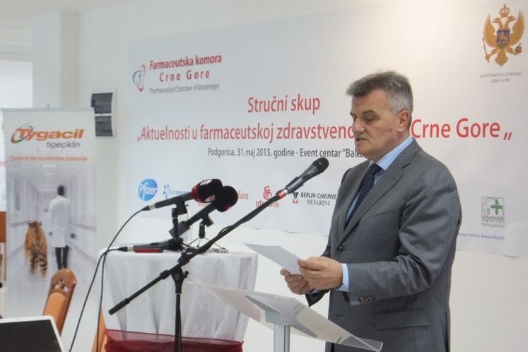 Ministar Radunović otvorio stručni skup "Aktuelnosti u farmaceutskoj zdravstvenoj zaštiti Crne Gore "