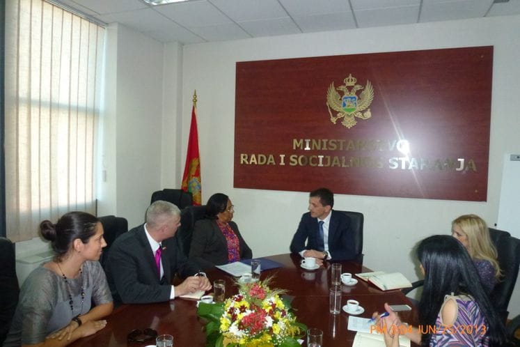 SAOPŠTENJE: Ministar Bošković razgovarao sa ambasadorkom SAD Sue K. Brown